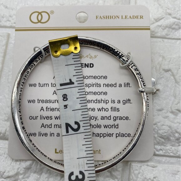 Fashion Leader Womens Silver Tone Bangle Bracelet "Friend" Quote & Heart Charm - Picture 4 of 8